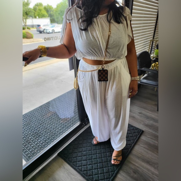 Meet your Posher, Ruby - Picture 2 of 3